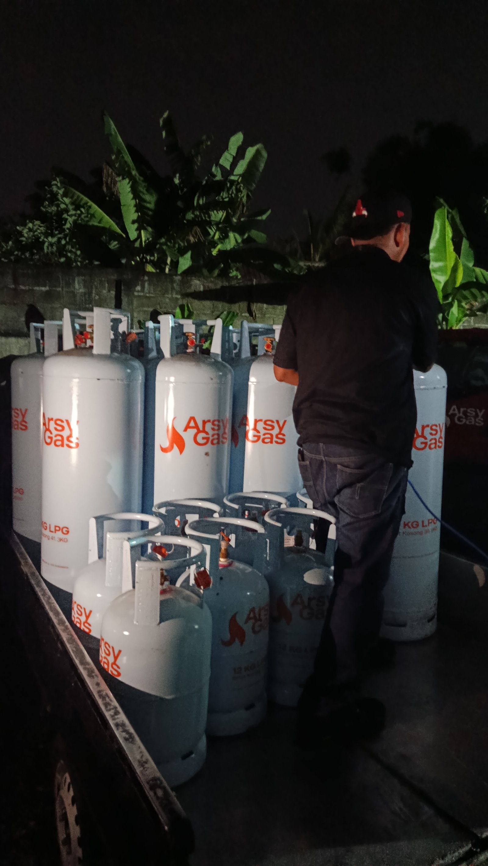 Pengecekan Tabung ArsyGas Sebelum Pengiriman